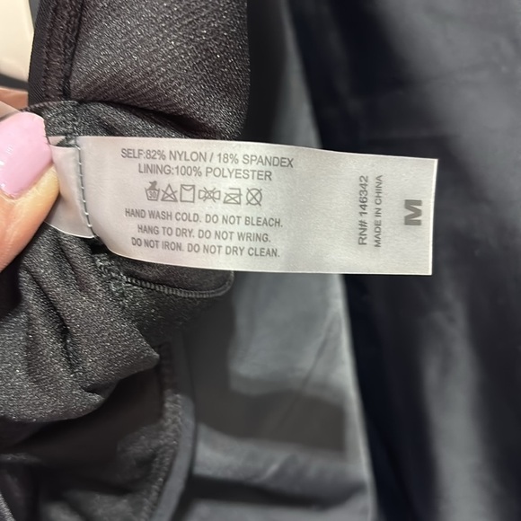 Nicole Miller classic black scoop neck/back padded one piece swimsuit,summer - Picture 11 of 12